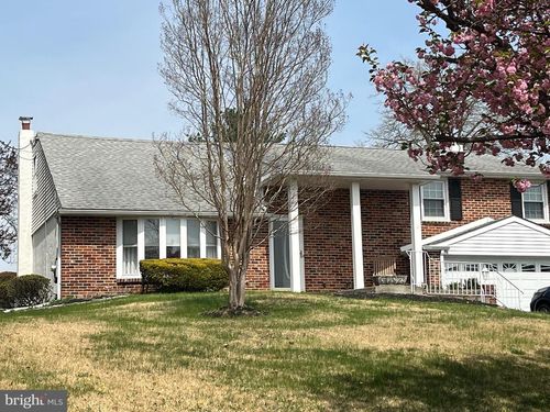 212 S Marmic Dr, Southampton, PA, 18966-1728 | Card Image