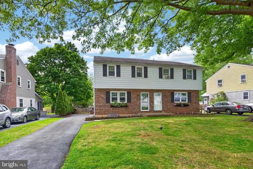 688 S 6th Ave, ROYERSFORD, PA, 19468-2622 | Card Image