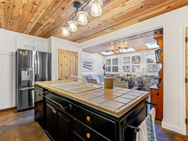 UNIT-10 - 80 Toxaway Shrs, Condo with 2 bedrooms, 3 bathrooms and null parking in Lake Toxaway NC | Image 15