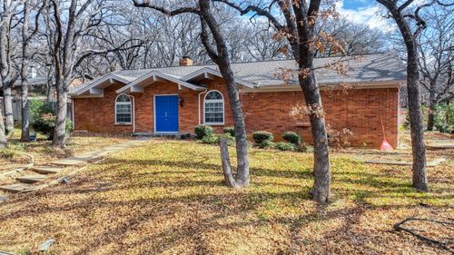 3801 Halifax Ct, Arlington, TX, 76013-1906 | Card Image