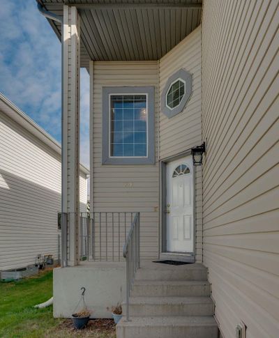 24 Tuscarora Pl Nw, House other with 4 bedrooms, 2 bathrooms and 4 parking in Calgary AB | Image 3