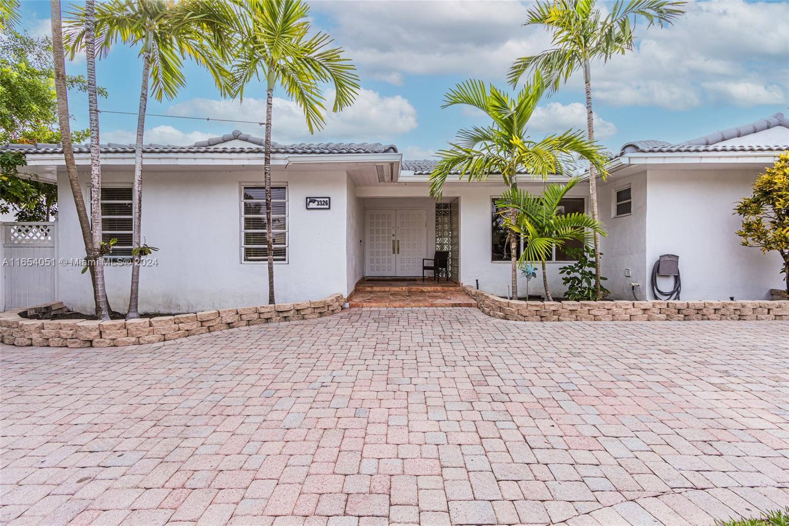 168th St, North Miami Beach, FL 33160