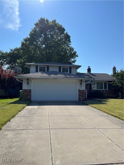 1736 Gladwin Dr, Mayfield Heights, OH, 44124-3134 | Card Image