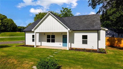 12 New St, Newnan, GA, 30263-6106 | Card Image