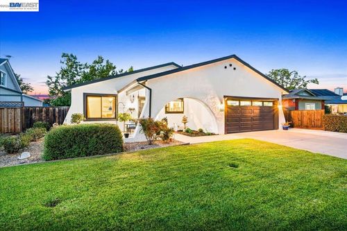 586 Colusa Way, Livermore, CA, 94551-1508 | Card Image
