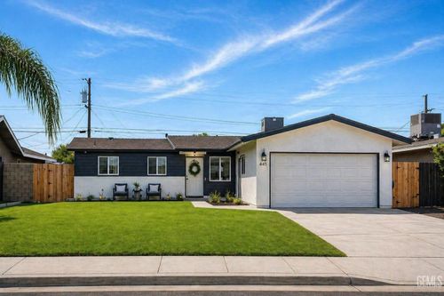 445 Atlantic Avenue, Shafter, CA, 93263 | Card Image