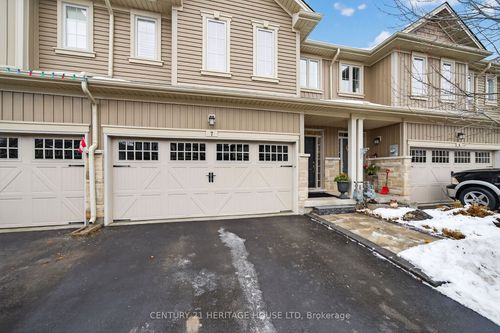 {{alt}} | Card Image