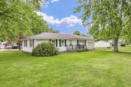 110 S Sherman St, Cisco, IL, 61830-6620 | Card Image