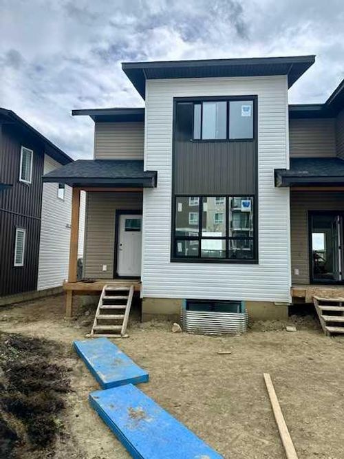 40 Irvin Way, Sylvan Lake, AB, T4S0W2 | Card Image