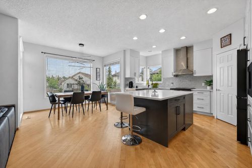 36 Somerside Bay Sw, Calgary, AB, T2Y4K6 | Card Image