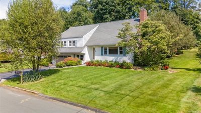 6 Willows Lane, House other with 4 bedrooms, 2 bathrooms and null parking in White Plains NY | Image 1