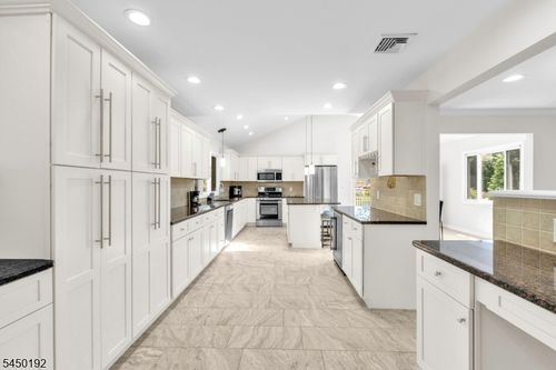 4 Boyd St, Lodi, NJ, 07644-2406 | Card Image