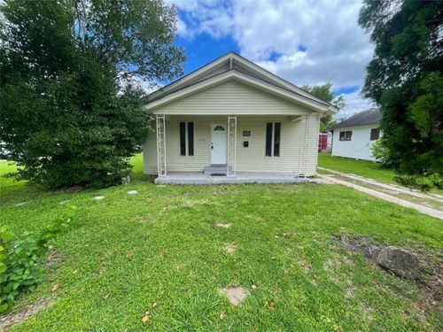 2010 13th St, Port Arthur, TX, 77640-4551 | Card Image