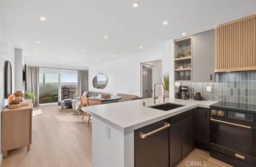 218 E Surfside Dr, Port Hueneme, CA, 93041-3364 | Card Image