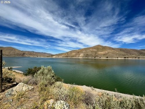 32214 Snake River Rd, Huntington, OR, 97907-5009 | Card Image