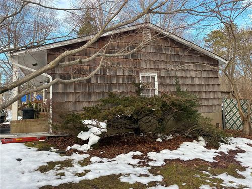 429 Robinson Ave, East Patchogue, NY, 11772-4200 | Card Image