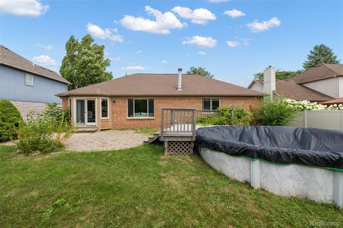 12862 Beechnut Dr, Sterling Heights, MI, 48313-1122 | Card Image