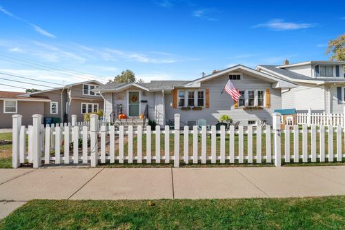 1944 Warwick Ave, Whiting, IN, 46394-1864 | Card Image