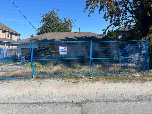 12111 84 Ave, Surrey, BC, V3W3G4 | Card Image