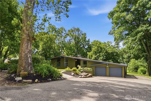 4107 Beechwood Dr, Bellbrook, OH, 45305-1614 | Card Image