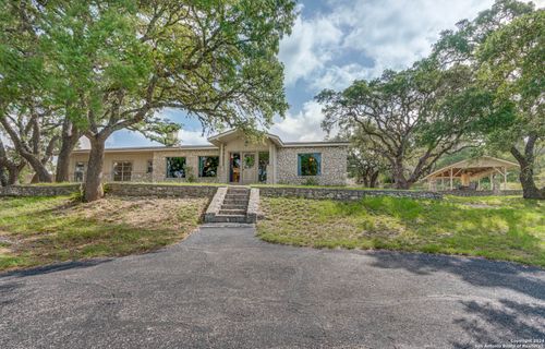 213 Whitworth Rd, Boerne, TX, 78006-8551 | Card Image