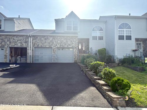 28 Skylark Court, Marlboro, NJ, 07746 | Card Image