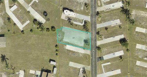 12 Cottonwood Dr, FORT MYERS, FL, 33908-3012 | Card Image