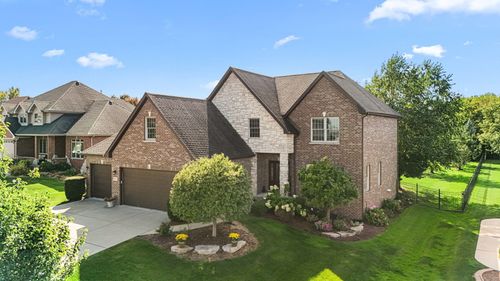 8872 Winding Trl, Saint John, IN, 46373 | Card Image