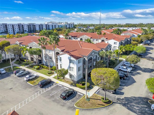 APT-112 - 6831 Sw 44 Th St, Condo with 3 bedrooms, 2 bathrooms and null parking in Miami FL | Image 34