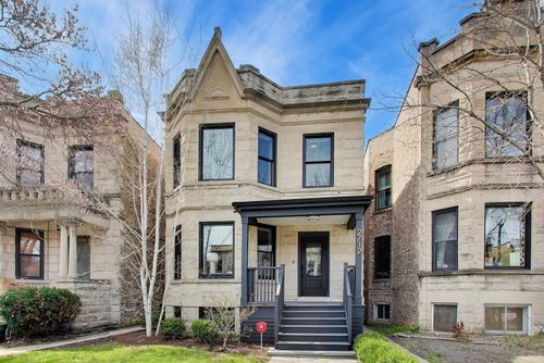 2712 Francisco Ave, Chicago, IL, 60647-1706 | Card Image