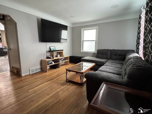 3838 16th St, Wyandotte, MI, 48192-6424 | Card Image