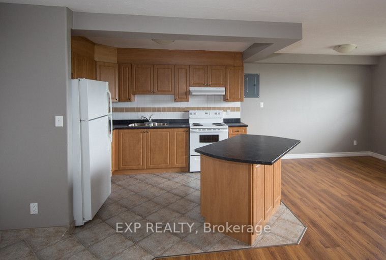 Residential Lease in Sudbury Remote Area 3