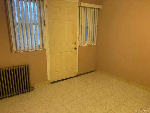 761 Donlon Ave, West Hempstead, NY, 11552-3817 | Card Image