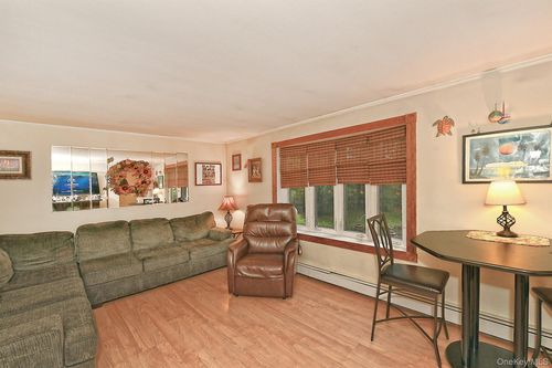 87 9th Ave, Holtsville, NY, 11742-2334 | Card Image