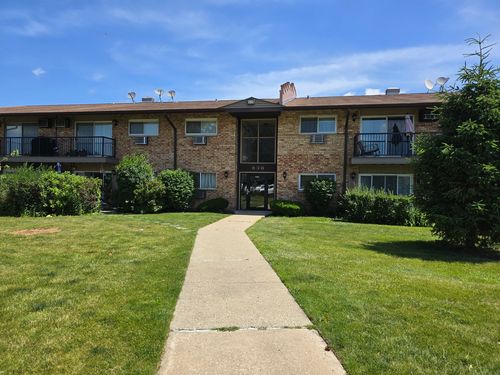 apt-109-836 E Old Willow Rd, Prospect Heights, IL, 60070-2122 | Card Image