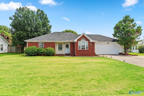 123 Delta Pine Dr, Huntsville, AL, 35811-7804 | Card Image