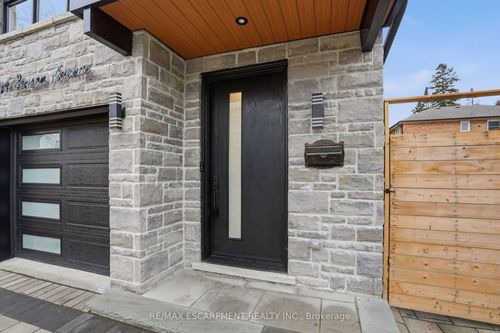 10A Benson Ave, Mississauga, ON, L5H2P2 | Card Image