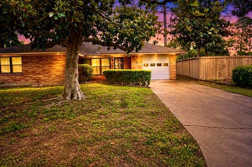 2211 Hialeah Dr, Houston, TX, 77018-4613 | Card Image