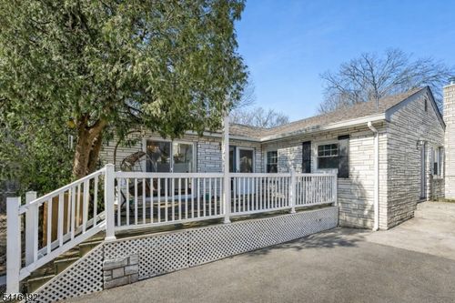 140 Francisco Ave, Rutherford, NJ, 07070-1658 | Card Image