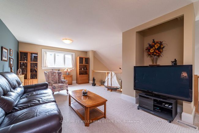 46 Giffin Rd, House other with 2 bedrooms, 3 bathrooms and 4 parking in Dundas ON | Image 12