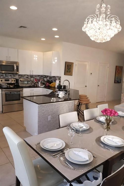 426 Ne 194th Terrace, Miami, FL, 33179 | Card Image