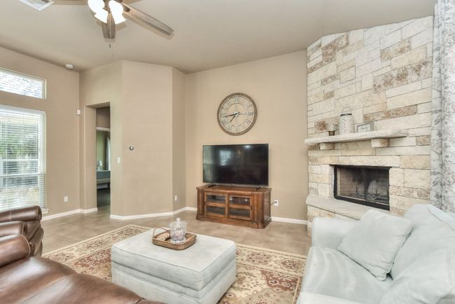 Family Room | Image 18