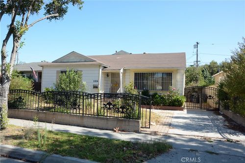 2824 Candlewood St, Lakewood, CA, 90712-2128 | Card Image