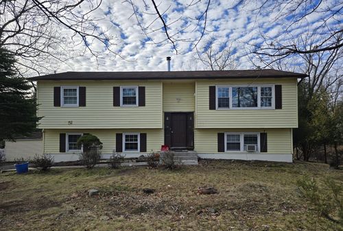 51 New County Rd, Airmont, NY, 10952-3526 | Card Image