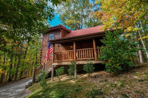 1509 Sky View Dr, Sevierville, TN, 37876-4975 | Card Image