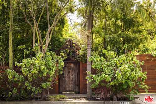 1126 Indiana Ave, Venice, CA, 90291-3022 | Card Image