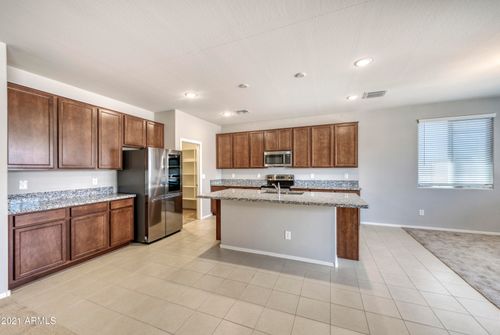 8410 W Palmaire Ave, Glendale, AZ, 85305-6993 | Card Image