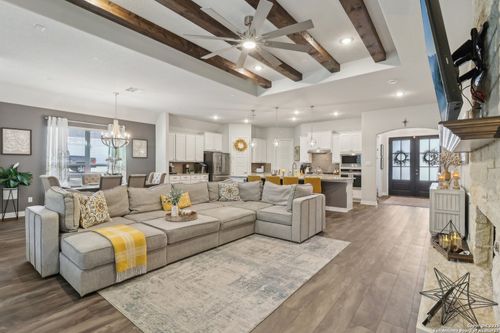 689 Lilly Blf, Castroville, TX, 78009-3512 | Card Image