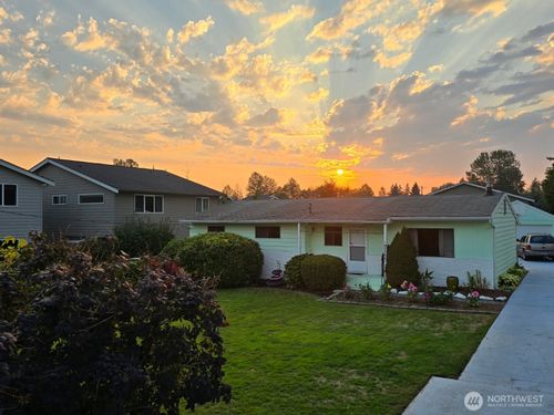 15404 Meadow Rd, Lynnwood, WA, 98087-6416 | Card Image