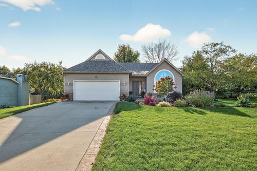 2084 Parkview Ln, Woodbury, MN, 55125-9378 | Card Image